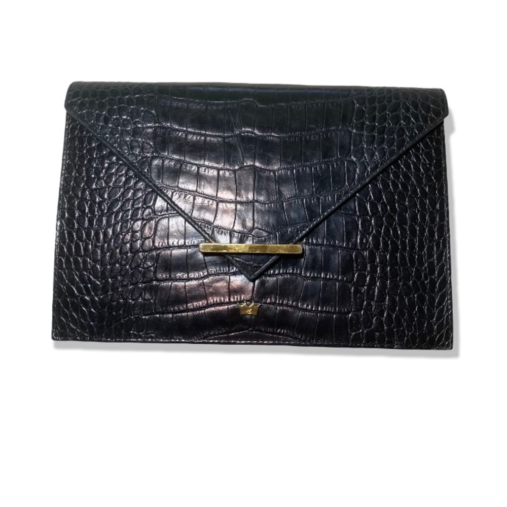 Elaine Turner black leather clutch